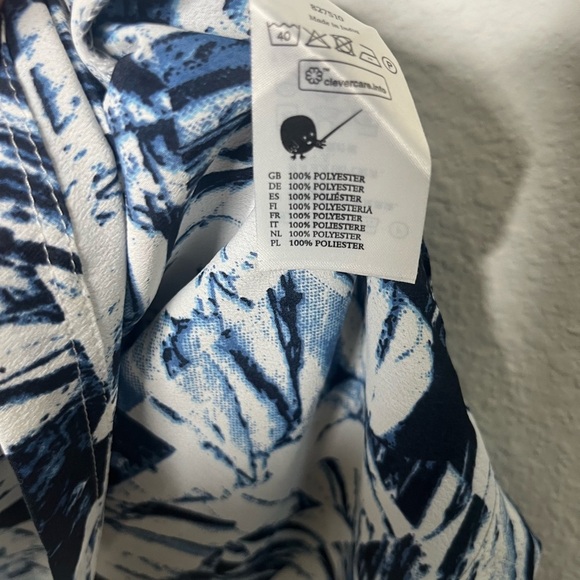 Monki Crewneck Short Sleeve Shirt Blouse Navy Blue White Size Small - Picture 8 of 9